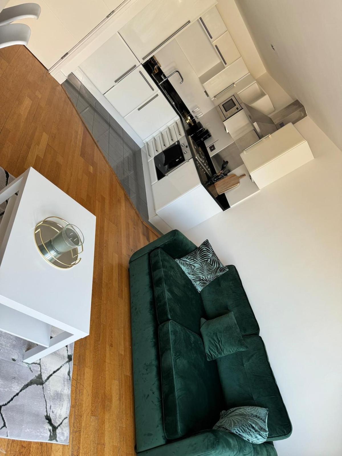 Apartment Centre